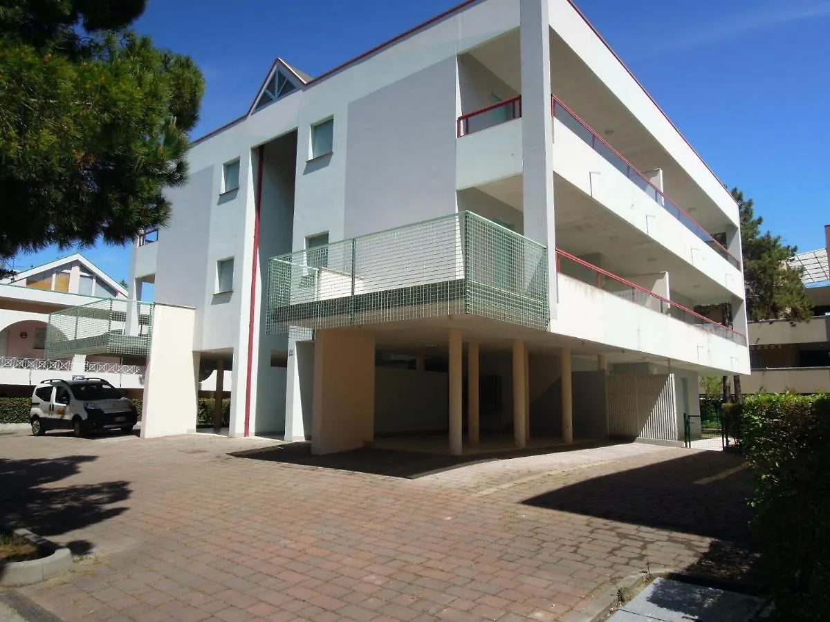 Comfortable Apartment Close To Bibione Beach - Beahost